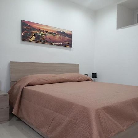 B&B Iodilove เนเปิลส์ ภายนอก รูปภาพ
